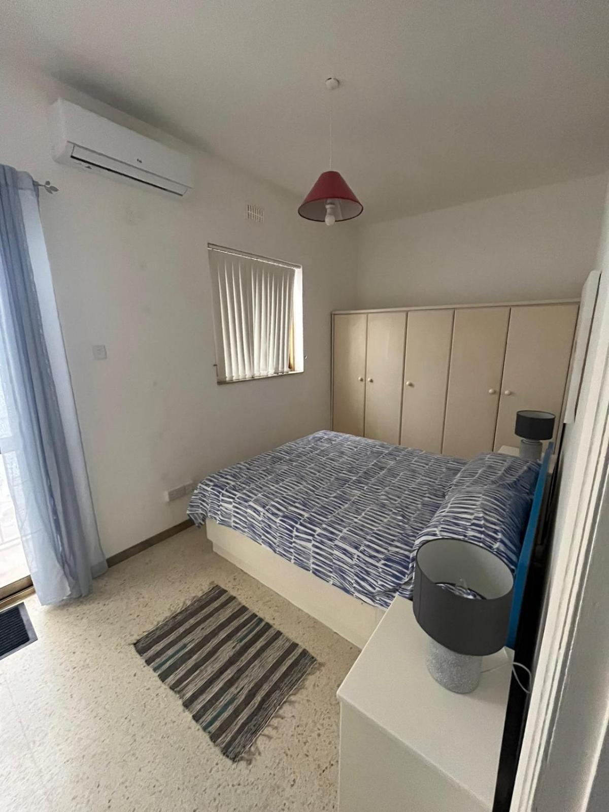 Seafront Apartment With Amazing Sunset View 슬렌디 외부 사진