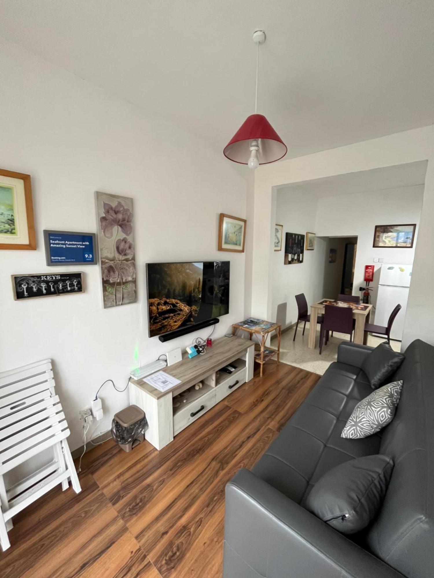 Seafront Apartment With Amazing Sunset View 슬렌디 외부 사진