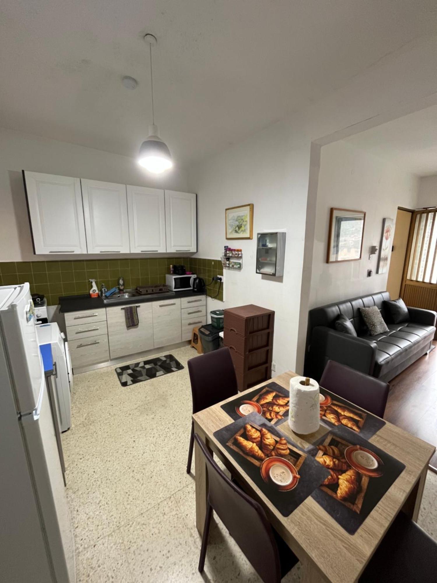 Seafront Apartment With Amazing Sunset View 슬렌디 외부 사진