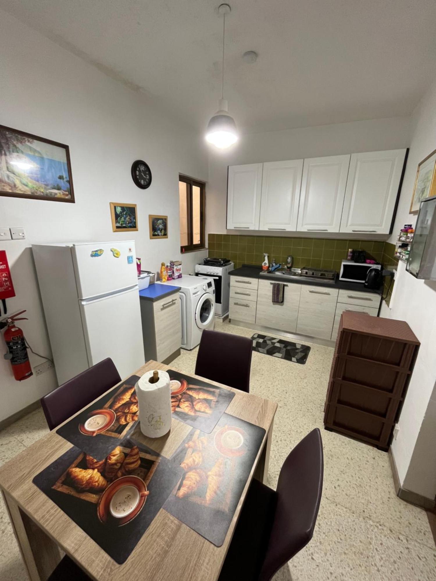 Seafront Apartment With Amazing Sunset View 슬렌디 외부 사진